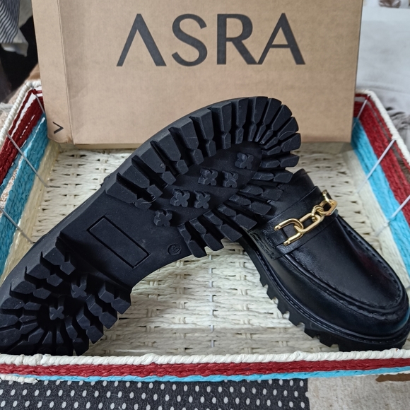 Freya Chunky Loafer - Picture 4 of 7